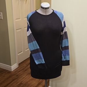 Light knit tunic shirt size L NWOT long sleeve blue green grey black sweatshirt